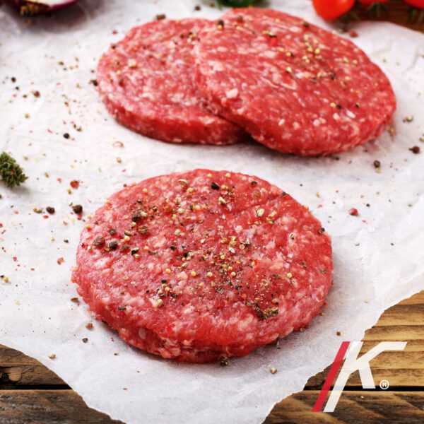 carne cruda hamburger sfondo rustico